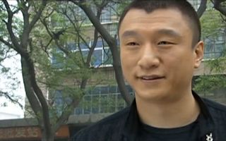 《内 向 顾 客》