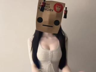 哥哥的床大不大 一个人睡怕不怕#卡点舞穿搭  #han冰摇 #08 #巨蟹
